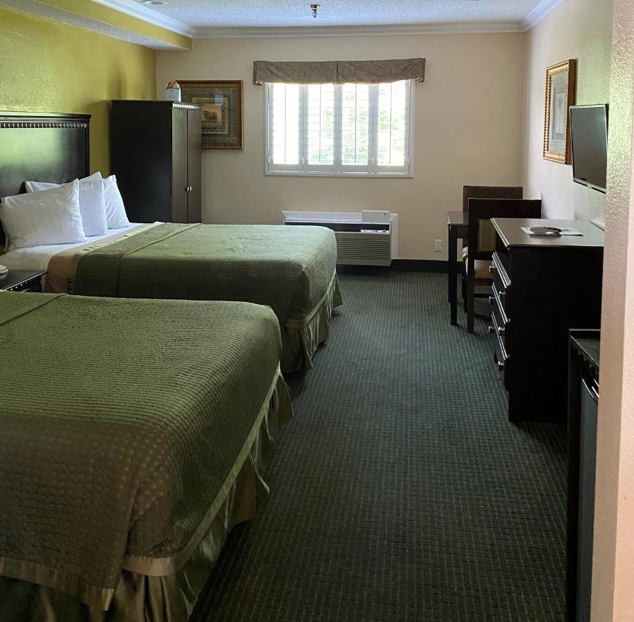 לוס אנג'לס Travelodge By Wyndham Chatsworth מראה חיצוני תמונה