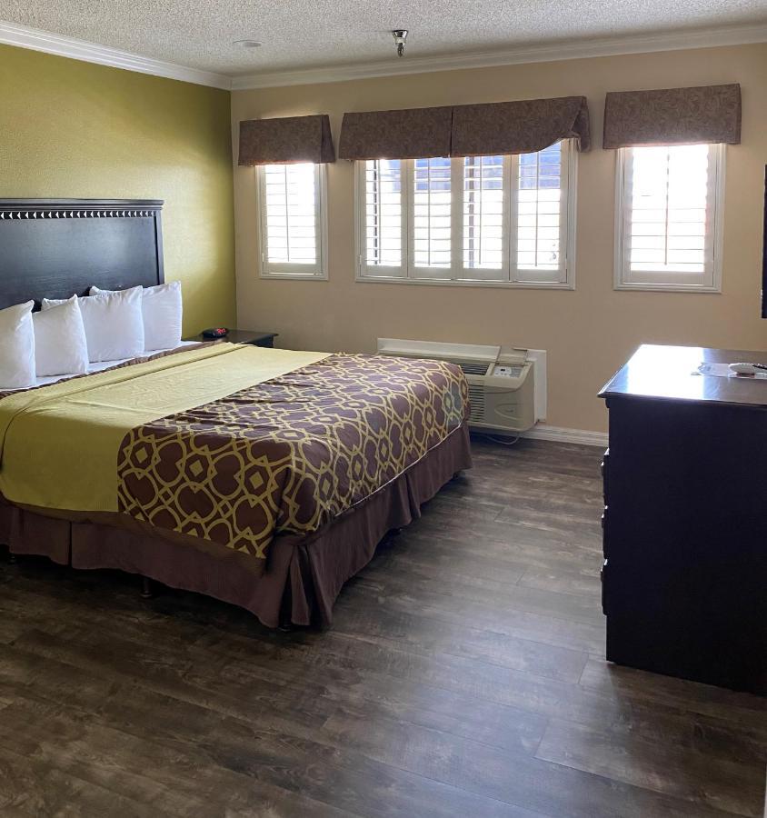לוס אנג'לס Travelodge By Wyndham Chatsworth מראה חיצוני תמונה
