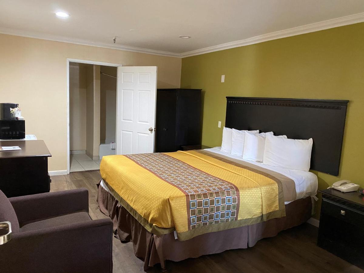 לוס אנג'לס Travelodge By Wyndham Chatsworth מראה חיצוני תמונה