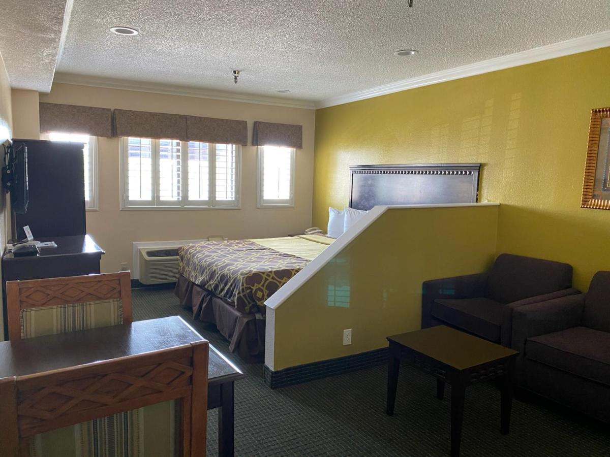 לוס אנג'לס Travelodge By Wyndham Chatsworth מראה חיצוני תמונה