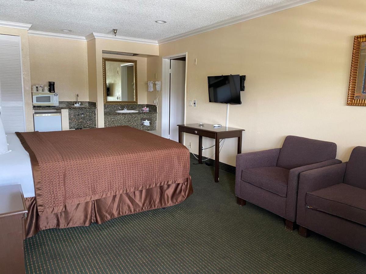 לוס אנג'לס Travelodge By Wyndham Chatsworth מראה חיצוני תמונה