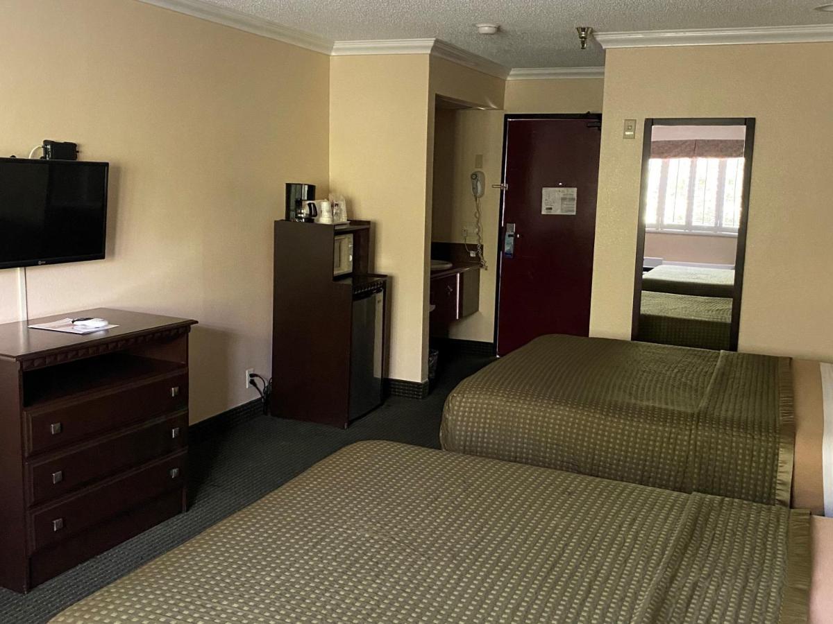 לוס אנג'לס Travelodge By Wyndham Chatsworth מראה חיצוני תמונה