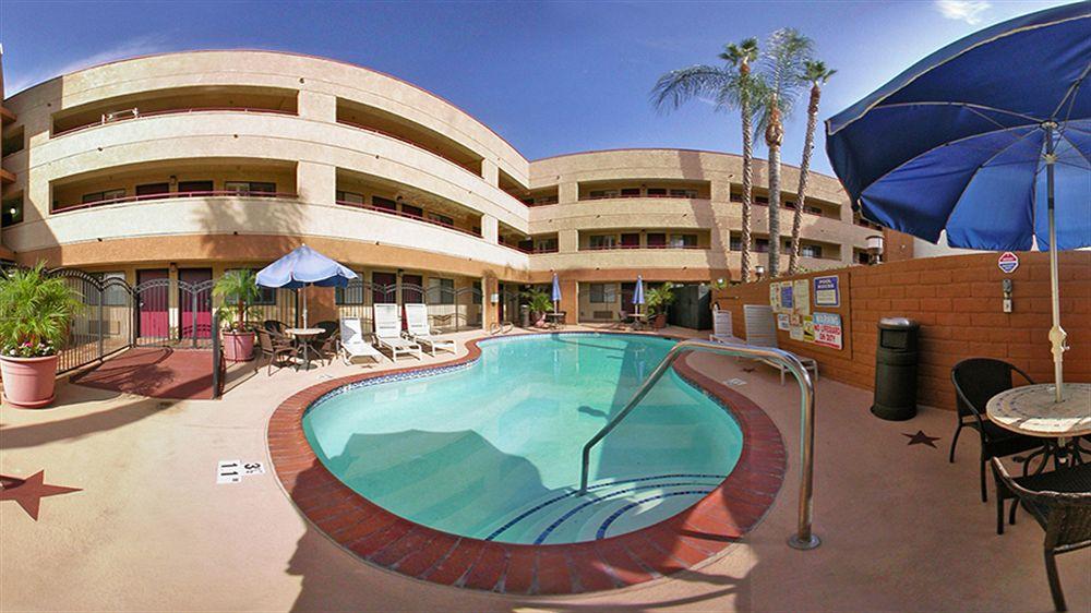 לוס אנג'לס Travelodge By Wyndham Chatsworth מראה חיצוני תמונה