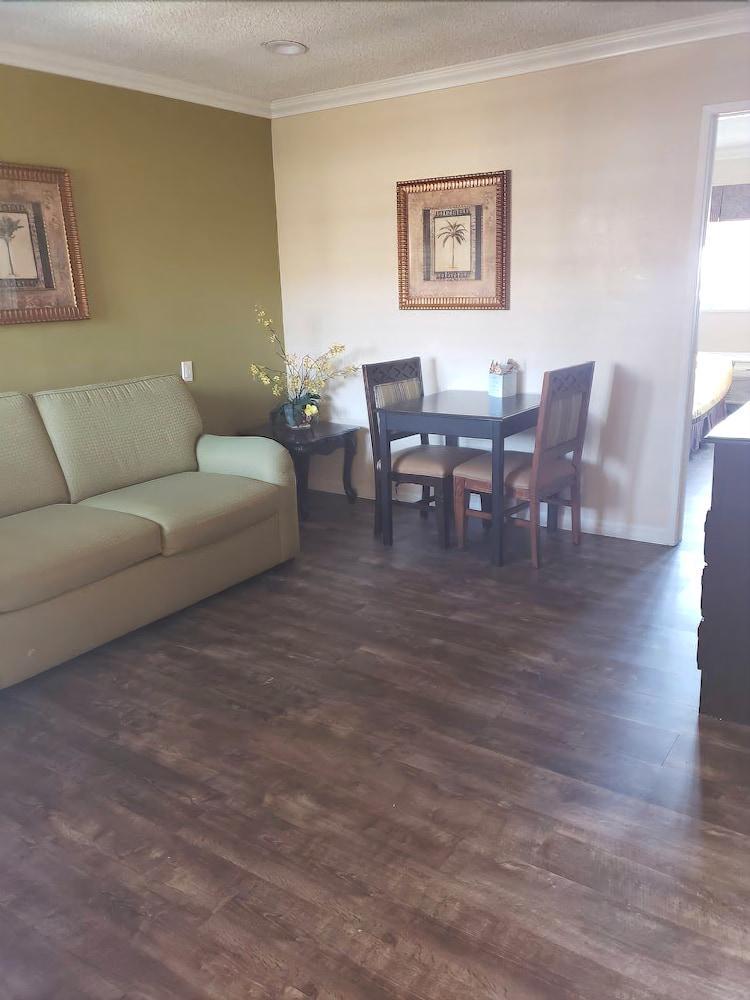 לוס אנג'לס Travelodge By Wyndham Chatsworth מראה חיצוני תמונה