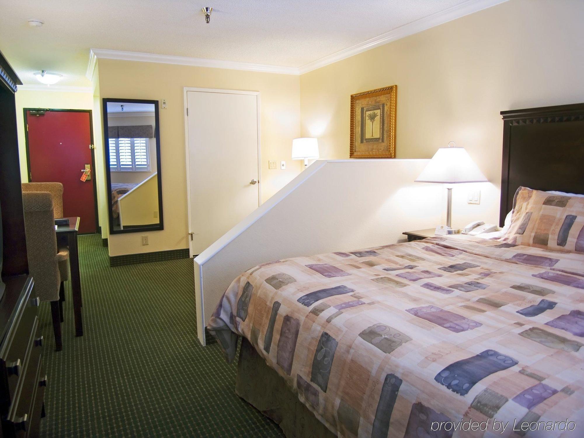 לוס אנג'לס Travelodge By Wyndham Chatsworth מראה חיצוני תמונה