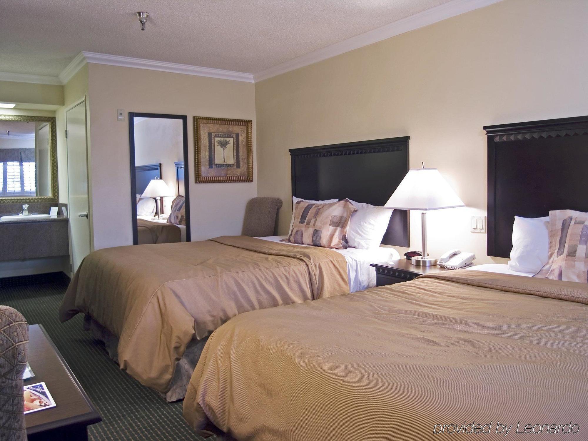 לוס אנג'לס Travelodge By Wyndham Chatsworth מראה חיצוני תמונה