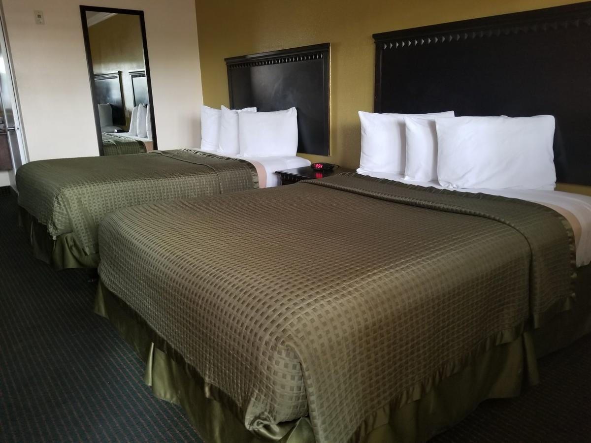 לוס אנג'לס Travelodge By Wyndham Chatsworth מראה חיצוני תמונה