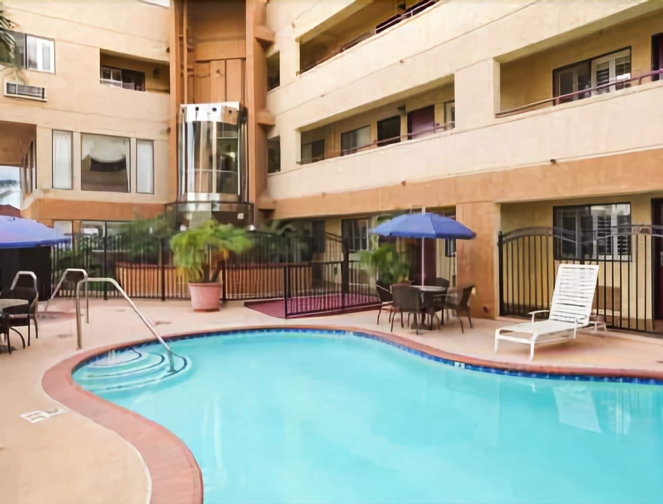 לוס אנג'לס Travelodge By Wyndham Chatsworth מתקנים תמונה