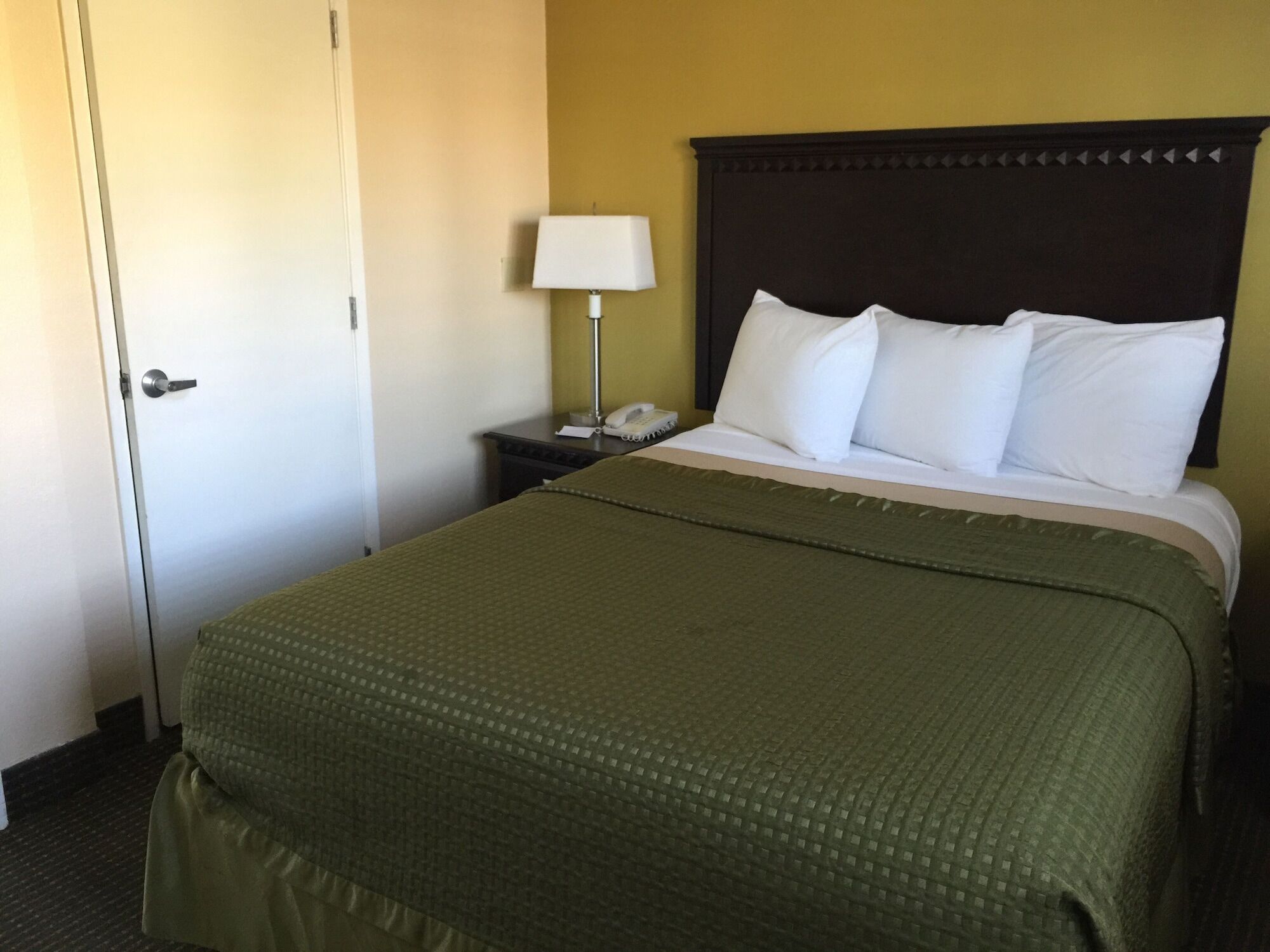 לוס אנג'לס Travelodge By Wyndham Chatsworth מראה חיצוני תמונה