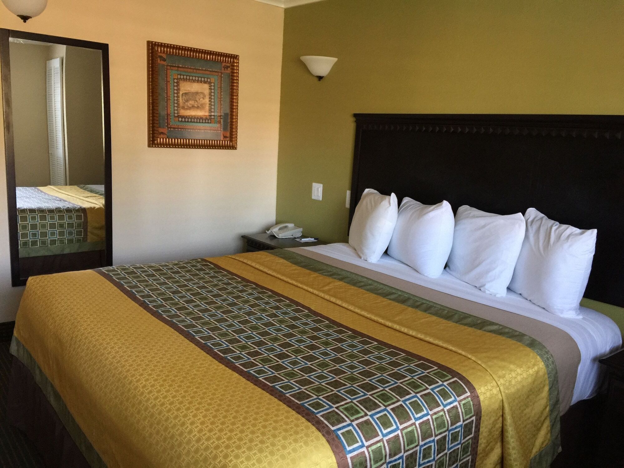 לוס אנג'לס Travelodge By Wyndham Chatsworth מראה חיצוני תמונה
